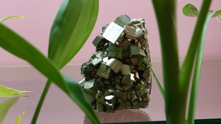 Pyrit (Peru) im Grünen